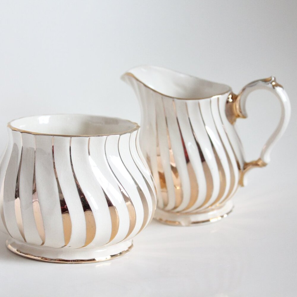 [SADLER] Sugar Pot and Creamer Set (No. 2737, England)
